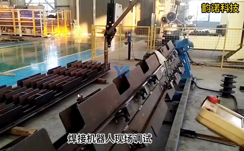  工業(yè)焊接機(jī)器人與人工焊機(jī)的區(qū)別有哪些?